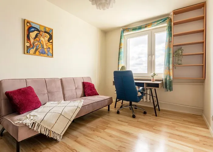 Broniewskiego Apartment
